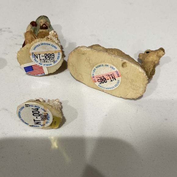 United design Corp. miniature nativity scene 9 pieces - Picture 8 of 14